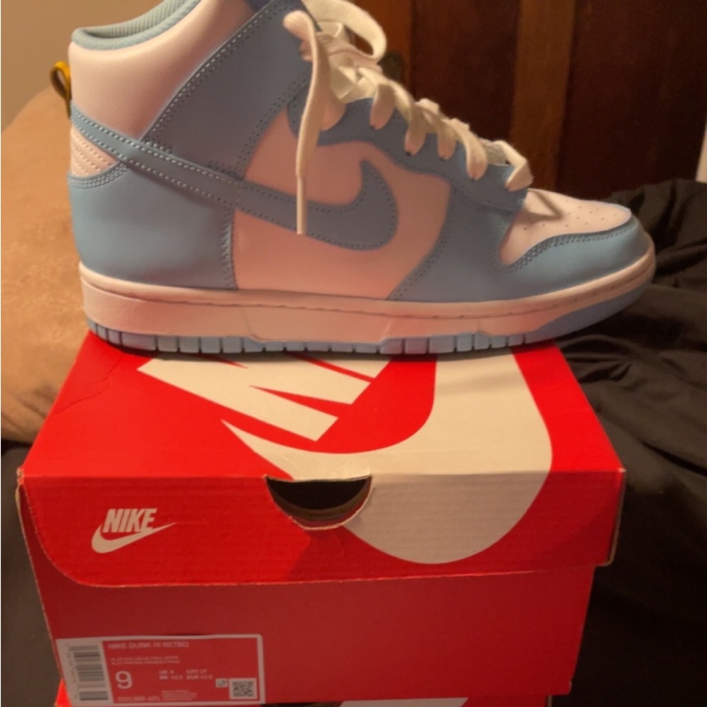 Nike gym shoes